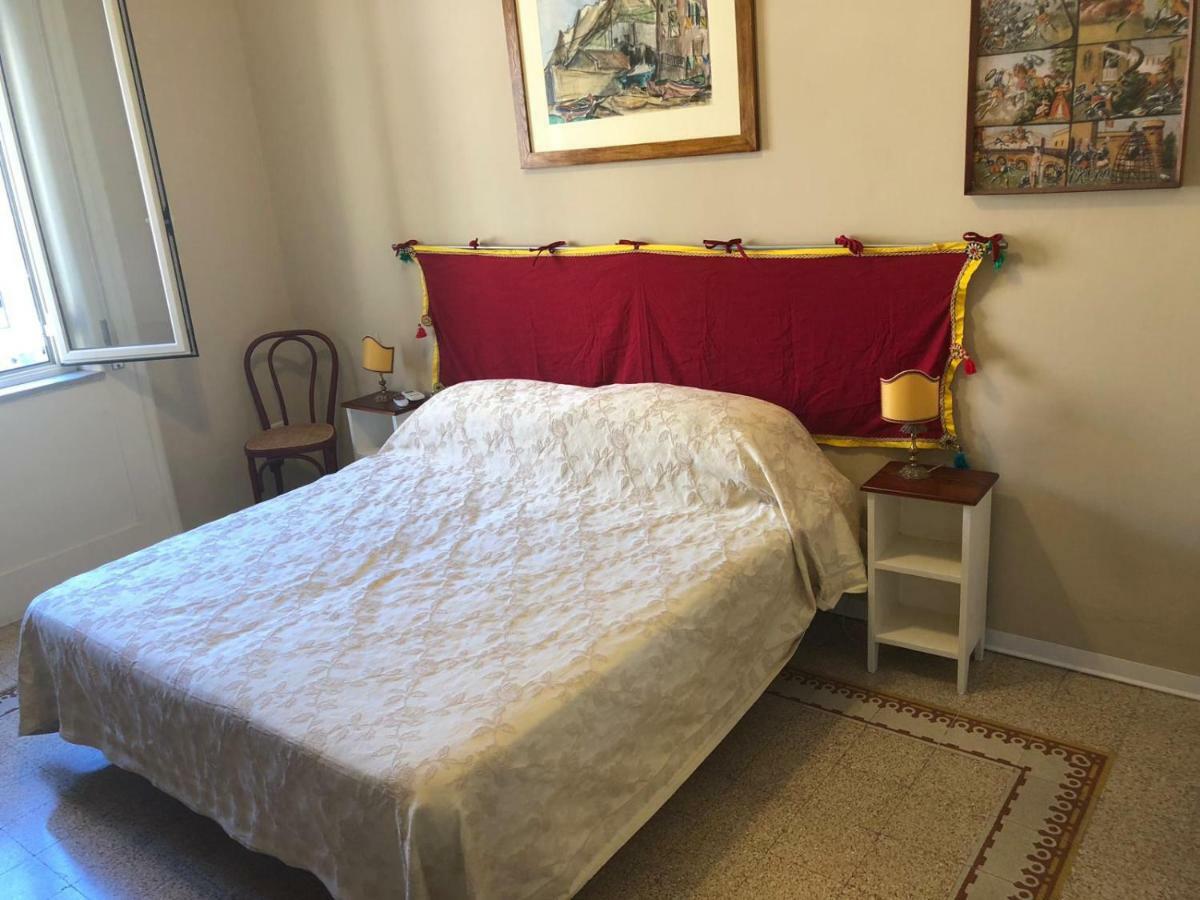 Al Teatro Biondo Guest House ปาแลร์โม ภายนอก รูปภาพ